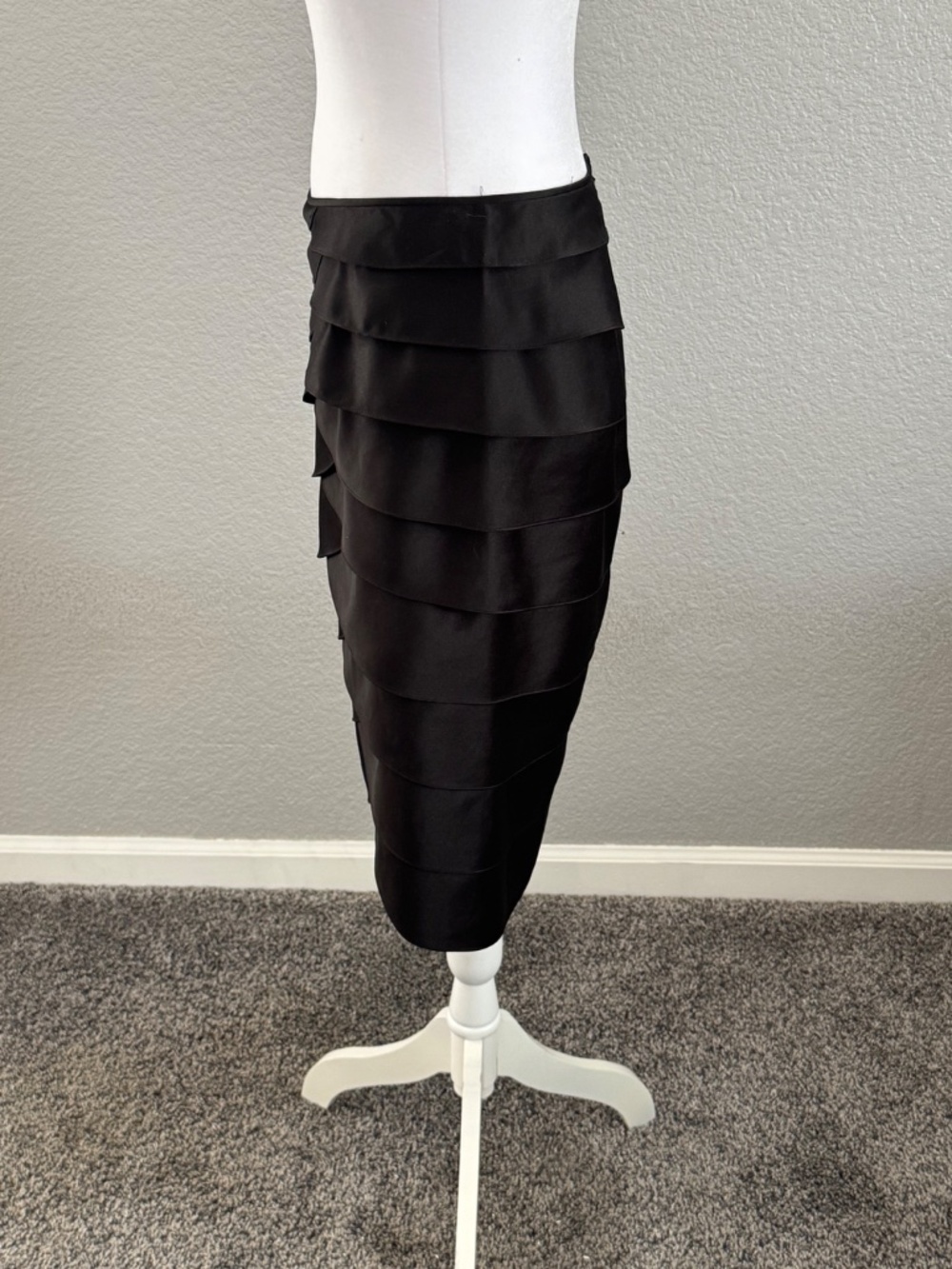 Adrianna Papell Tulip Tiered Satin Skirt Size 6 - Picture 5 of 9